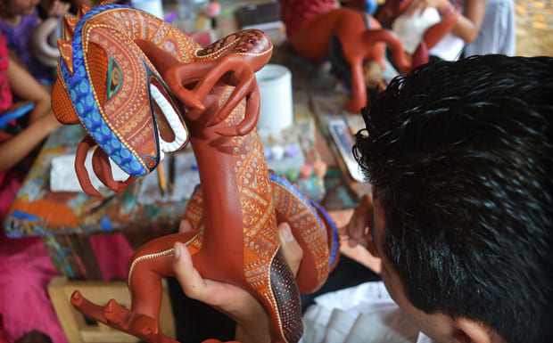 alebrije-painting painting an alebrije