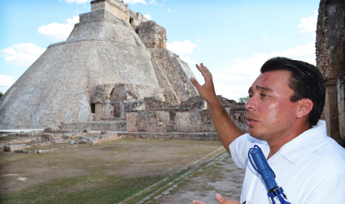 Alex Uxmal