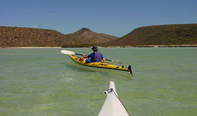 kayaking in baja espiritu santo island