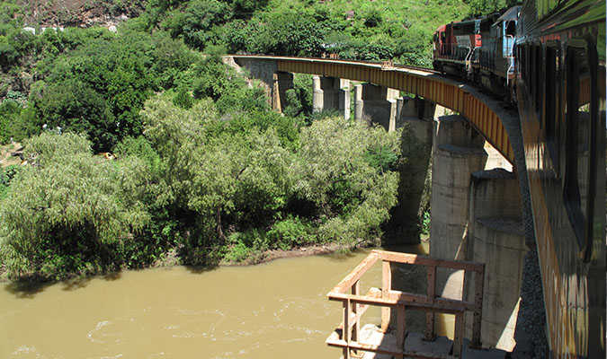 train el chepe in copper canyon