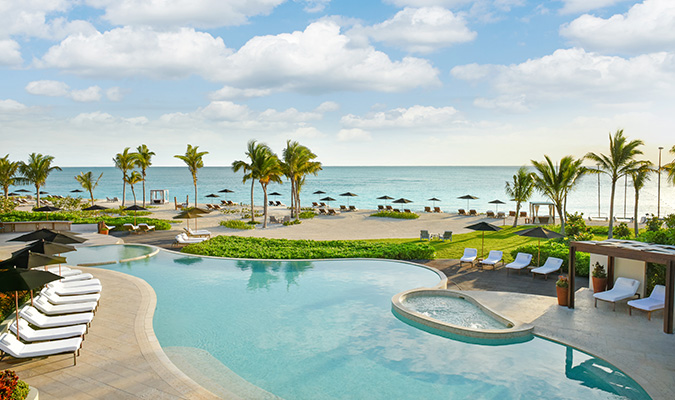 rosewood mayakoba pool and beach