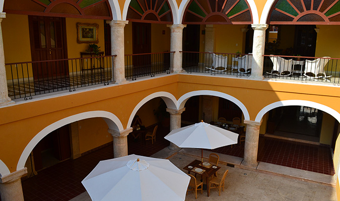 casa don gustavo patio