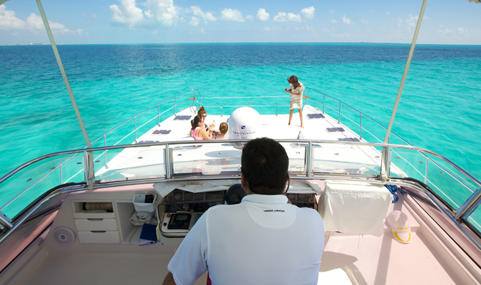 Private yacht in Riviera Maya and Cancun to Isla Mujeres