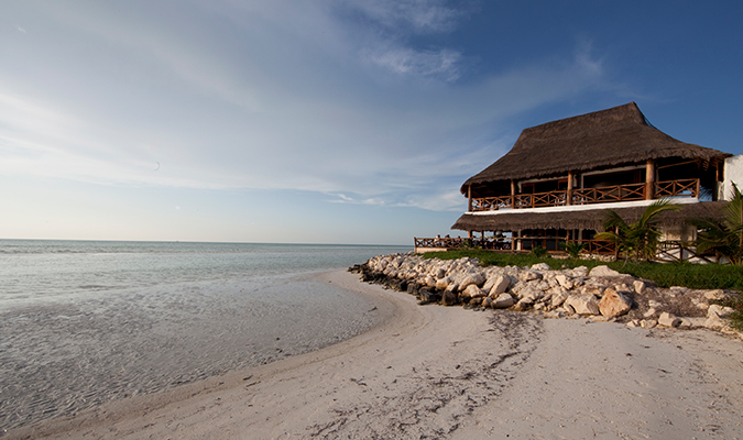 las nubes hotel beach