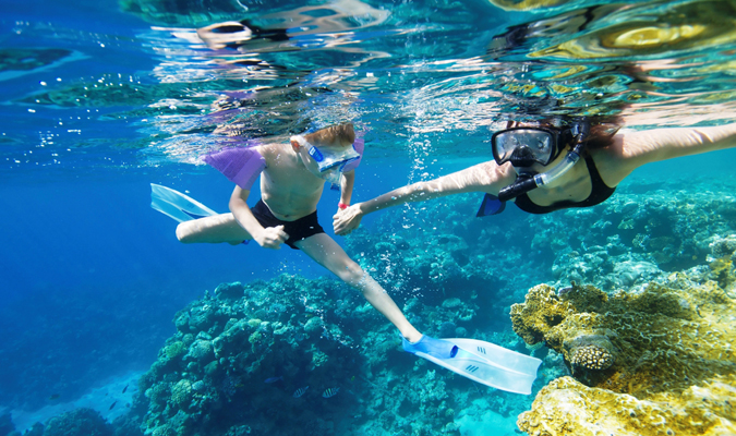 family-snorkel-riviera-maya