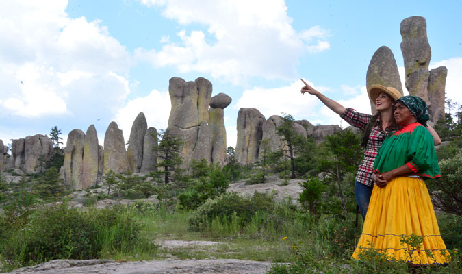 Copper Canyon monjes