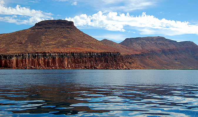 isla espiritu santo rocks