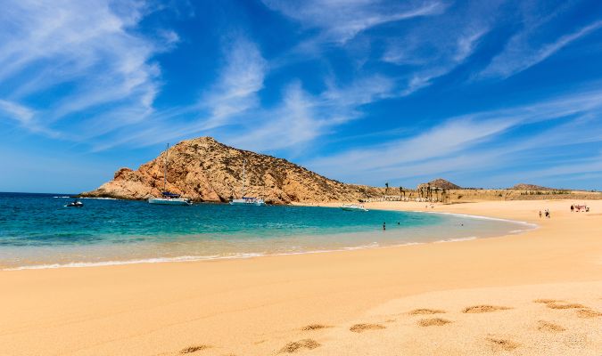 Santa Maria Beach, one of the swimmable beaches in Los Cabos