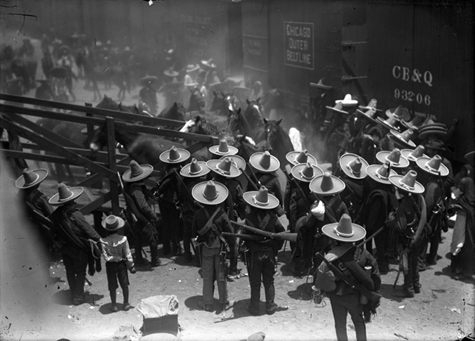 Cuerpo de rurales al mando de Carlos Rincón Gallardo, embarcan caballos rumbo a Aguascalientes, Fondo   Archivo Casasola