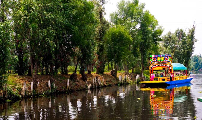 xochimilco trajinera