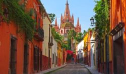 Visit this colorful street with one of our San Miguel tours