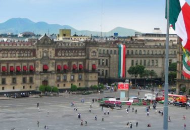 the Zocalo, a major stop of many Mexico City sightseeing tours