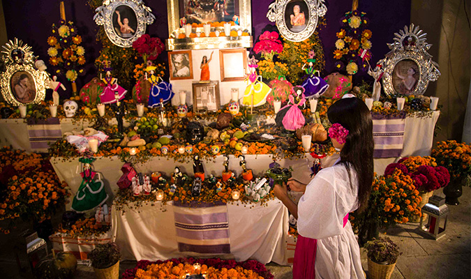 dia de muertos altar