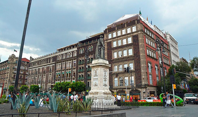 zocalo central exterior