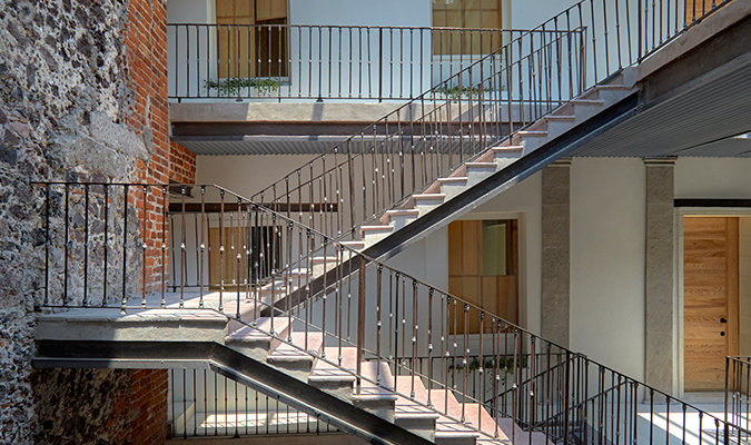 circulo mexicano stairs