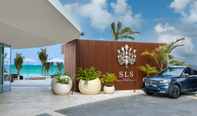 sls cancun driveway