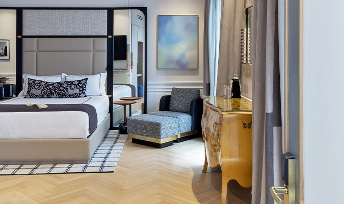 The Alest, The Hotel