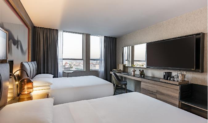 andaz mexico city condesa double room window beds tv screen