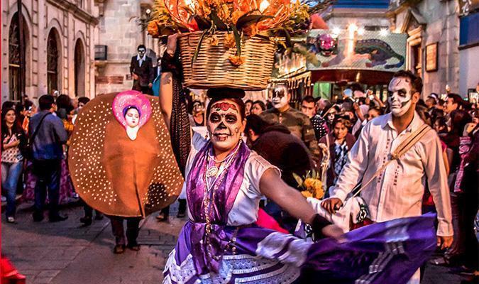 day of the dead, dia de muertos calenda in oaxaca