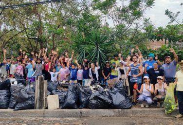 puerto vallarta cleanup journeygivesback