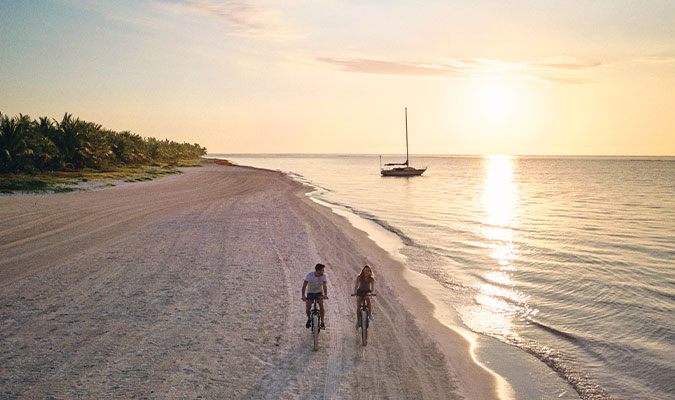 Chable Maroma Narute Couple in Bikes