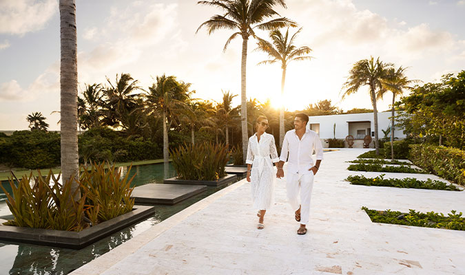conrad-tulum-ceiba-couple