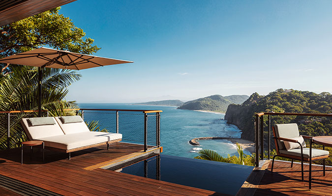 O&O Mandarina panoramic treehouse