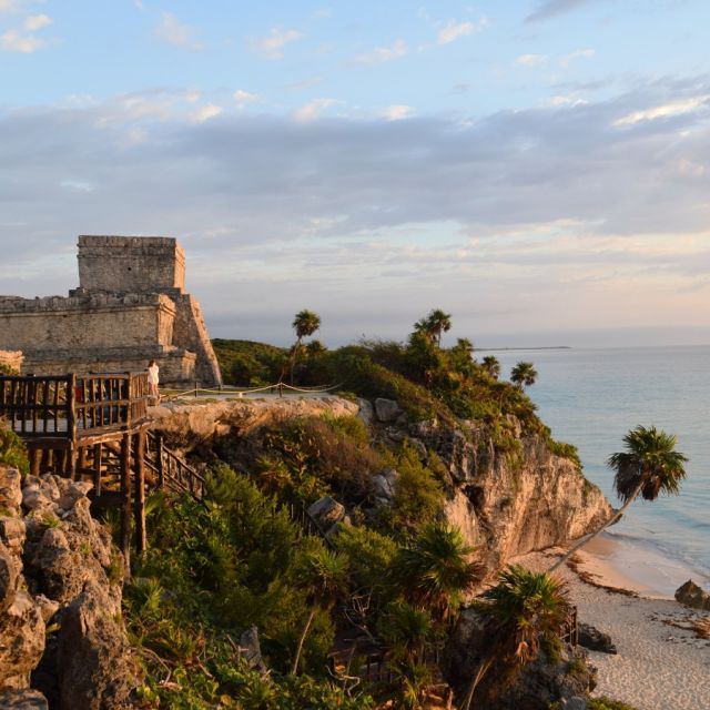 Let the image of sunshine tenderly gracing the ruins of Tulum be a beacon of inspiration for the start of your week. Just as the sun illuminates the ancient past, let it also illuminate the possibilities of the days ahead. ☀️

#mexico #mexicotravel #tulum #travel #luxurytravel #view #landscape #photography #ruins #architecture #travelgram #monday #instatravel #sun #positivevibes