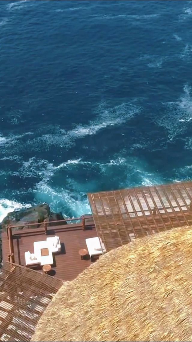 Casa Garrobo in Zihuatanejo cascades over a cliffside, with an amazing sun deck above crashing waves. Oh, and did we mention three swimming pools? 💦 And for the cherry on top, a massive open-air palapa lounge. 

We know. It just keeps getting better and better. #VillasbyJourneyMexico 

#mexico #mexicotravel #villas #travel #luxurytravel #oceanview #adventure #explore #getaway #travelagent #instatravel #travelgram #traveler