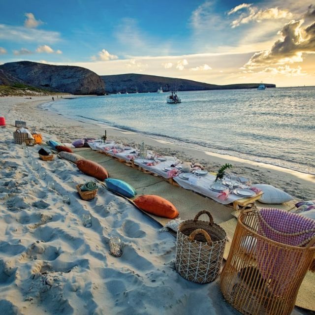 Planning your trip with Journey Mexico is like having a genie for your travel wishes. 🧞

This picturesque setting at Balandra Beach in La Paz, Baja Sur, perfectly exemplifies the magic we weave when working closely with our clients, allowing us a glimpse into their minds. That's just the tip of the fun iceberg we have in store. Wow moments waiting to happen, wanna join? ✨

#mexico #mexicotravel #sunset #beach #travel #luxurytravel #travelgram #instatravel #picnic #travelagent