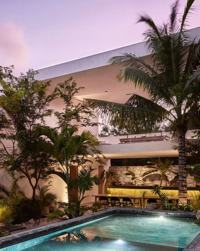 There’s something extra special about spots that really capture the vibe of a destination. In the heart of #Tulum, you’ve got Château Sixteen—this cool, minimalist boho gem where every little detail is designed to make you feel right at home. 🌴

You get total privacy, amazing amenities, and a concierge who’s got your back for anything you need. Oh, and the beautiful #MexicanCaribbean beaches? Just 10 minutes away. Yep, this place is the dream. ✨