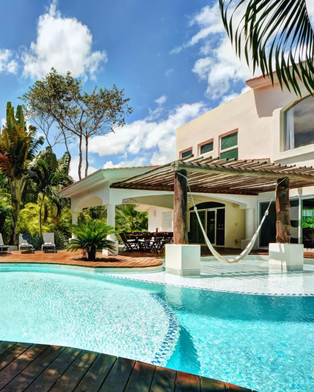 Nothing beats a private villa that feels like your own personal paradise! 🌴

Perfect for up to 10 guests (ideal for that group getaway!), Villa Saasil is light and breezy, with a pool begging for cannonballs—or just some good ol' unwinding. And when you're done with the pool, the living room is the perfect spot to kick back and share those unforgettable stories. #VillasbyJourneyMexico 

P.S. Just south of Playa del Carmen’s hottest spots—restaurants, bars, and beaches—so you’ll always be close to the action! 😎